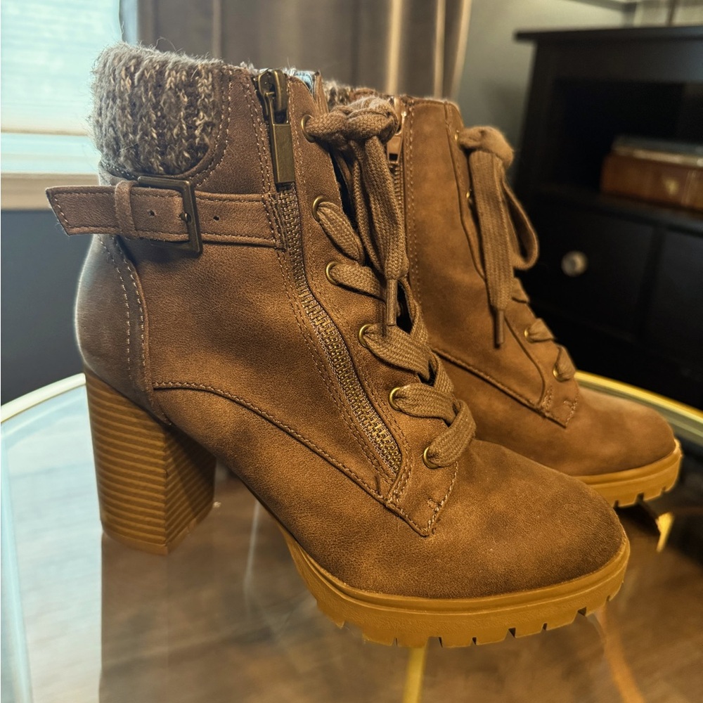 Brown heeled women’s 5.5 ankle boots